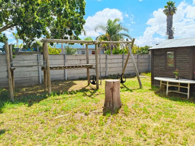 2 Bedroom Property for Sale in Oakglen Western Cape